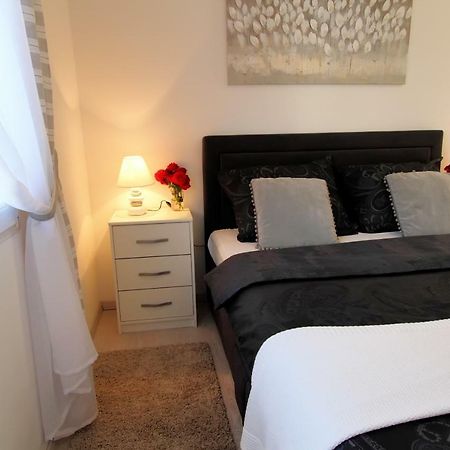 Apartman Ana Leilighet Otočac Eksteriør bilde