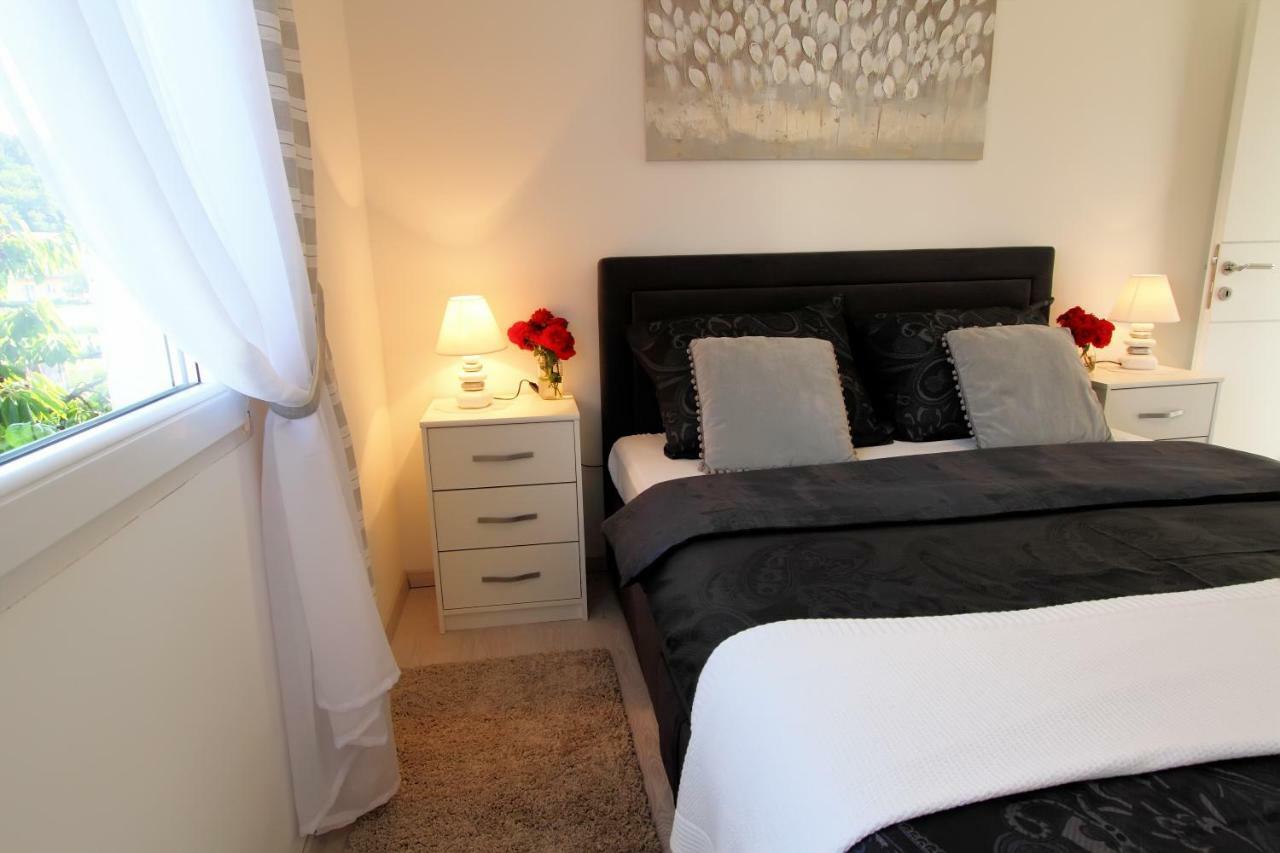Apartman Ana Leilighet Otočac Eksteriør bilde