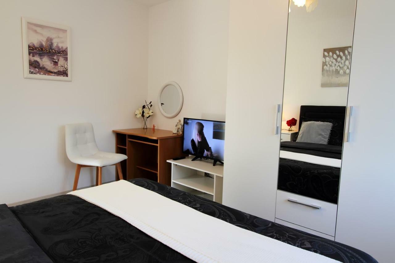 Apartman Ana Leilighet Otočac Eksteriør bilde